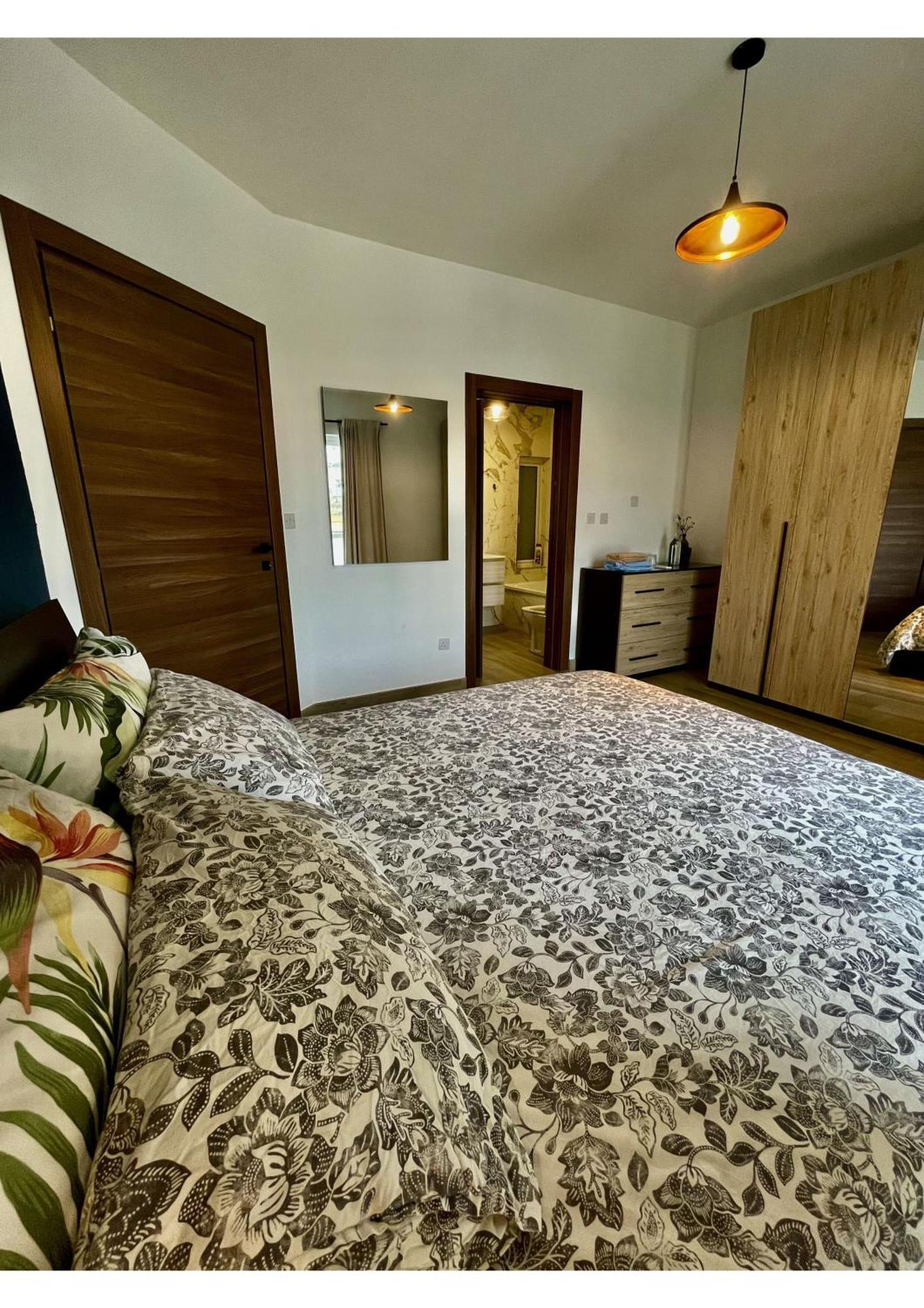 Airport Accommodation Bedroom With Bathroom Self Check In And Self Check Out Air-Condition Included Mqabba Exterior foto
